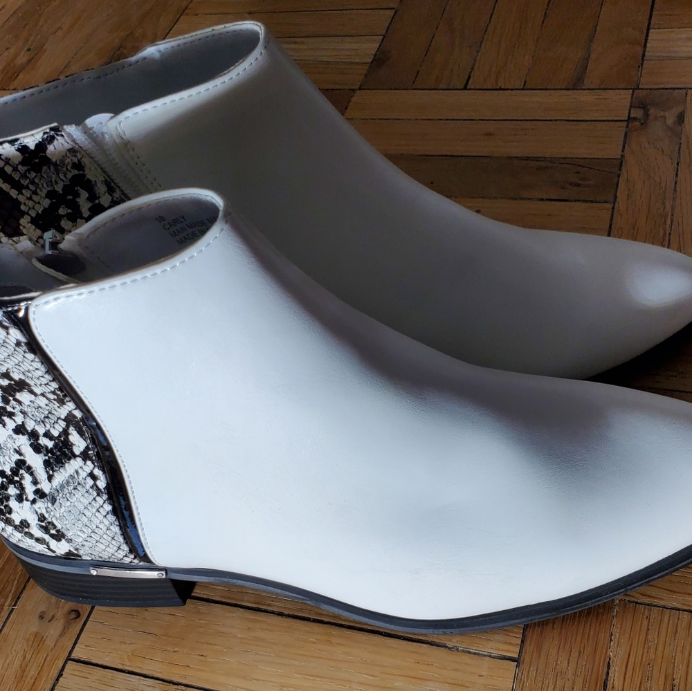 Lexie & Abbie size 10 ankle boots/Booties. NWT.  White/Black snakeskin